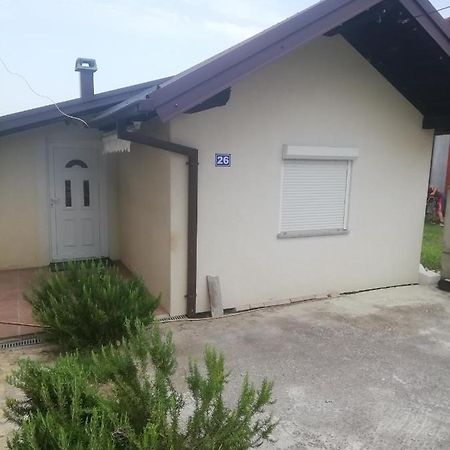 Kuca Za Odmor Sparta Dugo Selo Exteriér fotografie